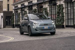 Fiat 500 Cabrio 2020 года 